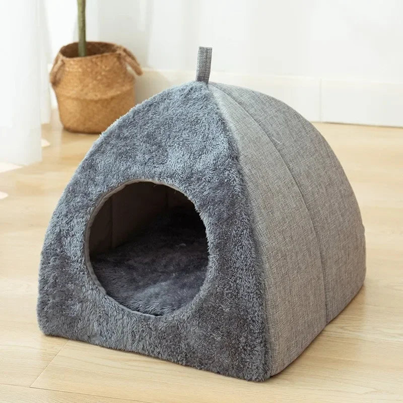 Warm Triangle Enclosed Cat Bed