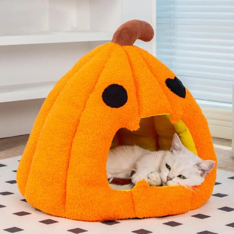 Pumpkin-Shaped Cosy Cat Bed